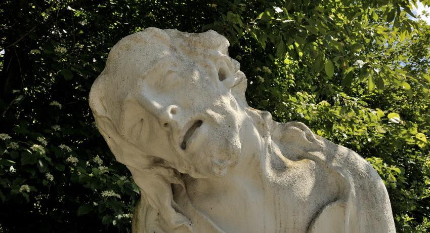 Gesicht Jesu – das Detail zeigt die expressive Kunst des italienisch-österreichischen Barockkünstlers Giovanni Giuliani